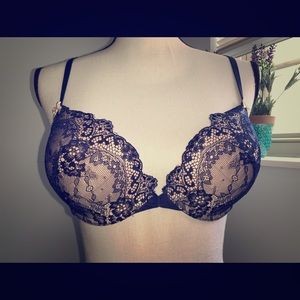 Pretty navy lace bra  34 C